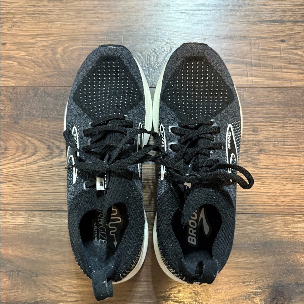 Brooks Levitate Stealthfit Women’s size 8.5